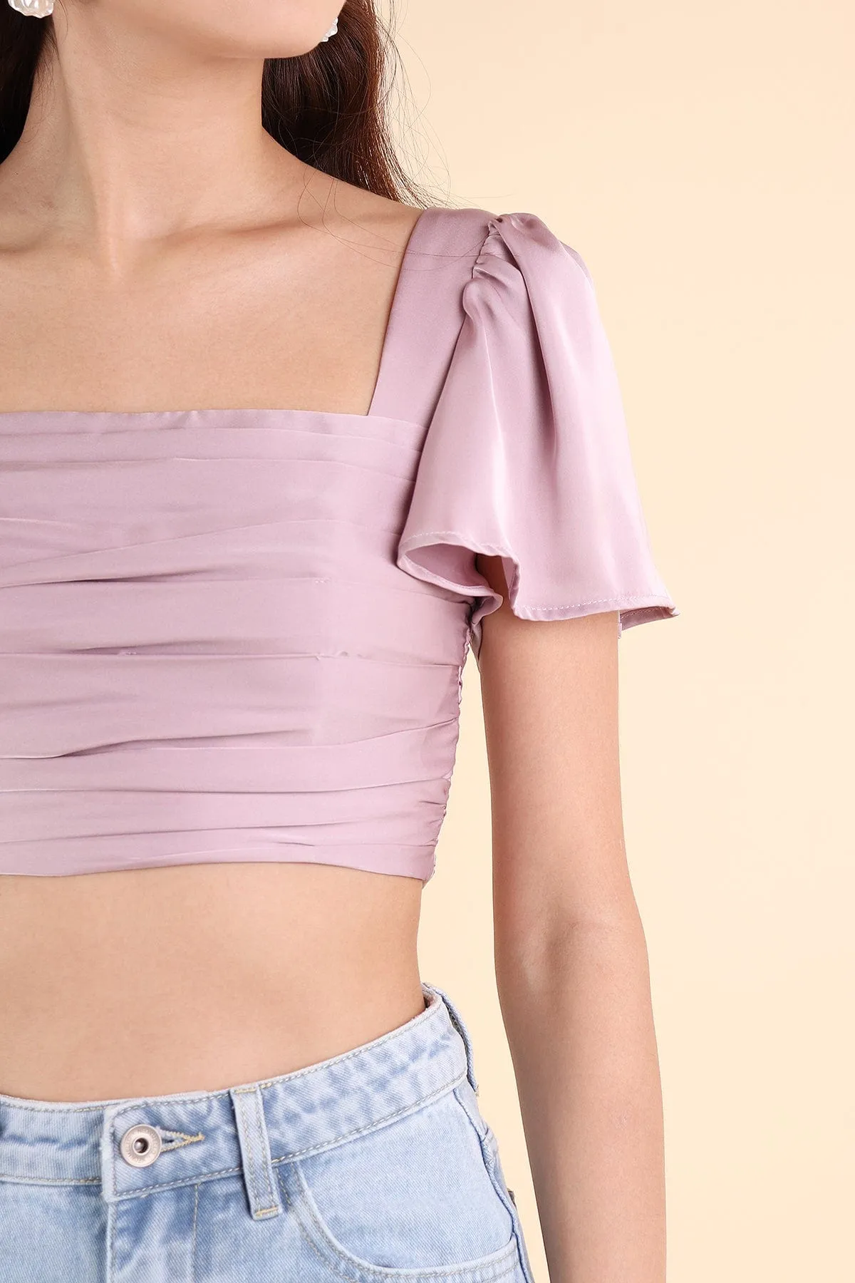 AVALENE RUCHED SLEEVE TOP IN LILAC PINK