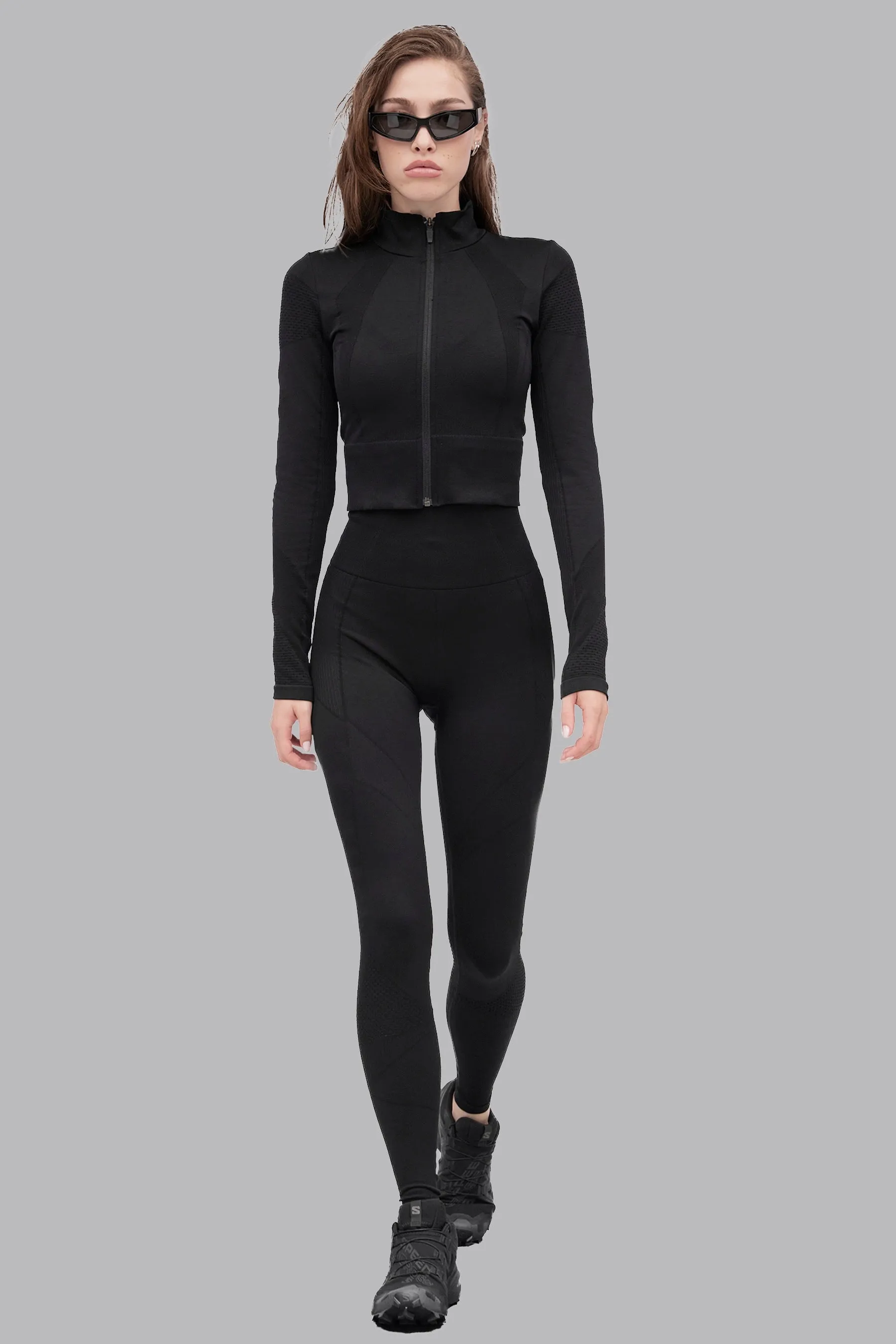 V_COMPRESS CROPPED SEAMLESS JACKET - Black